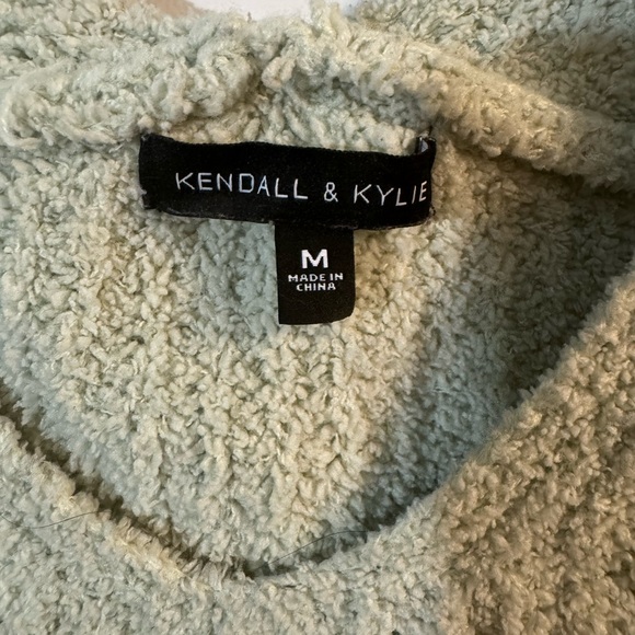 COPY - Kendall & Kylie Fuzzy Cropped Knit Sweater - Picture 4 of 7